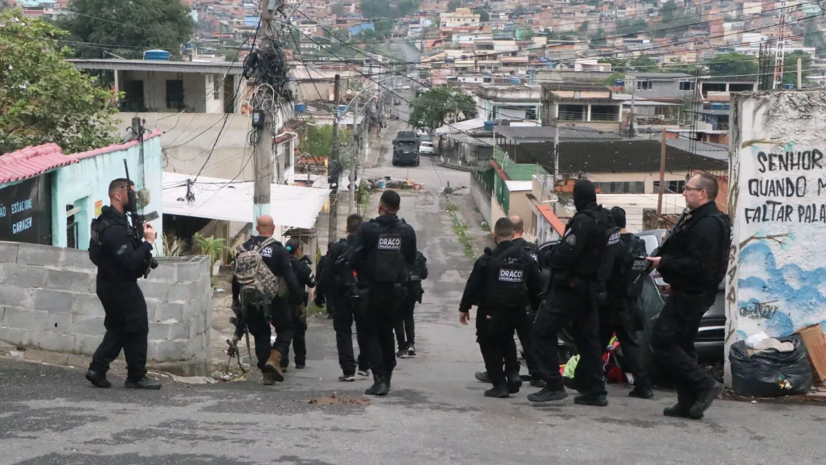 “Todos os comandos estão atentos e trabalhando em sintonia. A determinação é manter o patrulhamento reforçado e evitar qualquer brecha que permita a retomada de território por criminosos”, destacou o policial.