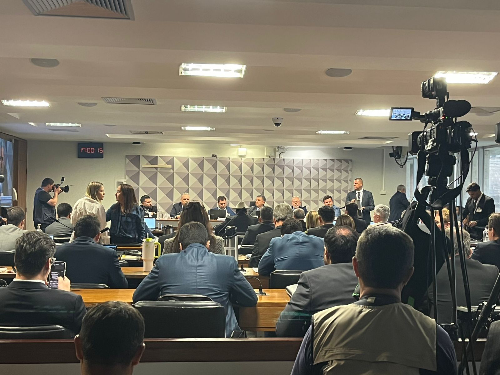 CPMI do INSS ouve empresário ligado ao “Careca do INSS” e piloto sobre fraudes e movimentações financeiras no esquema de descontos indevidos.