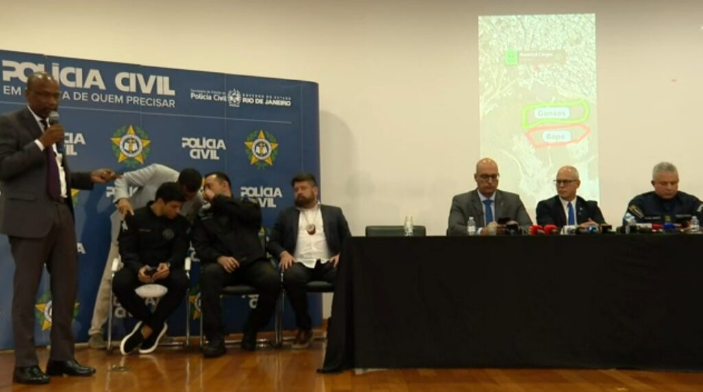 Polícia Civil atualiza balanço da operação no Rio: 119 mortos, 113 presos e 118 armas apreendidas. Delegado rebate “narrativas” sobre corpos levados por moradores.