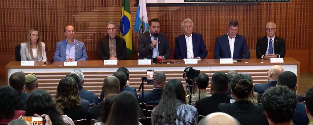 Governadores de centro e direita se reúnem no Rio, acusam Lula de omissão na segurança e criam o “consórcio da paz” para combater o crime organizado.