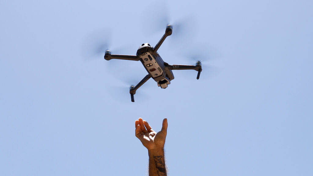 Drone quadricóptero similar ao usado como arma no Rio de Janeiro. Foto: Fernando Frazão/Agência Brasil