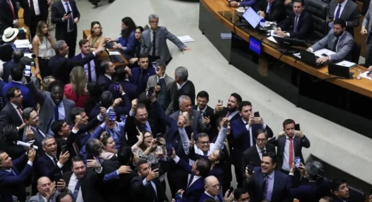Governo não vence e CCJ aumenta poder de fiscalização sobre agências reguladoras