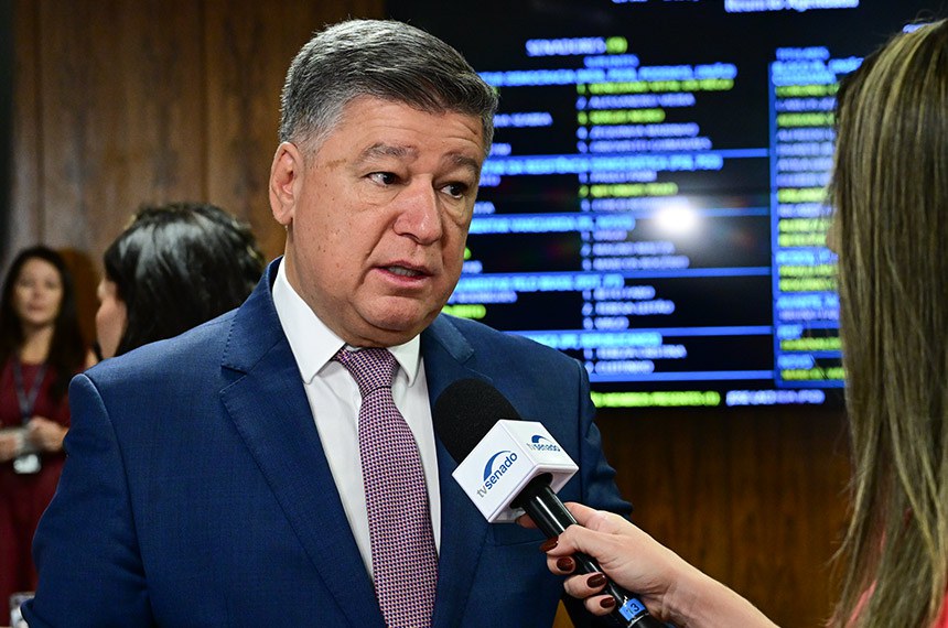 Governo e PGR defendem no STF os descontos associativos do INSS, mesmo após fraudes bilionárias que prejudicaram aposentados. 