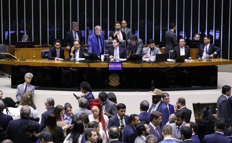 Câmara aprova urgência para o PL do Devedor Contumaz, que prevê punições a empresas que usam inadimplência fiscal como estratégia