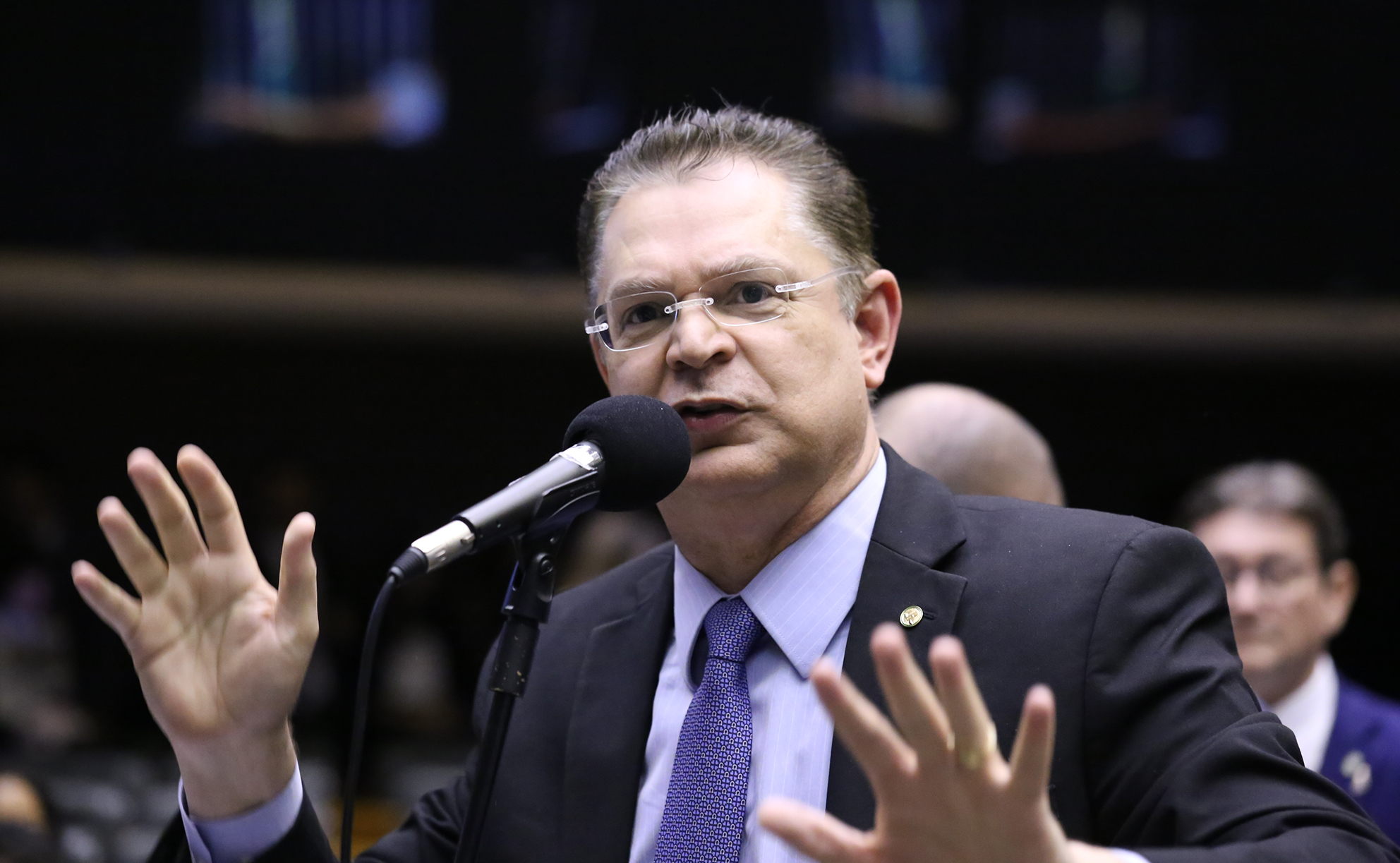 O líder do PL na Câmara, deputado Sóstenes Cavalcante (RJ), defendeu nesta quinta-feira (13) um endurecimento da legislação penal e o reforço do financiamento das forças de segurança como resposta ao avanço do crime organizado no país.