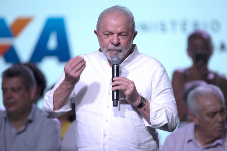 Lula cria novo programa de crédito de R$ 40 bilhões e amplia gastos públicos