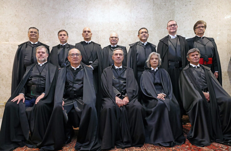 Ministros do STF em foto oficial