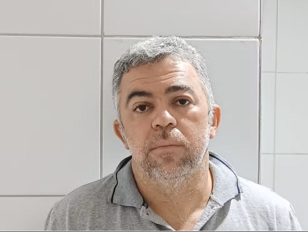 Operação da PF expõe rede que teria fraudado concursos como CNU e OAB; família do ex-PM entre os suspeitos.