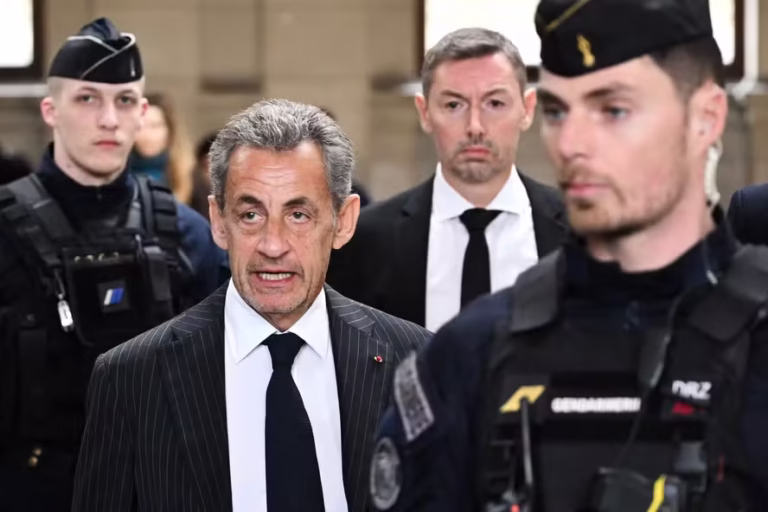 Justiça francesa concede liberdade provisória a Nicolas Sarkozy
