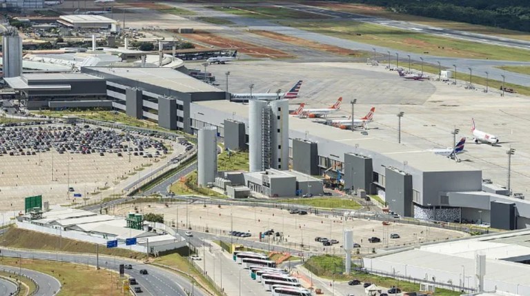 Grupo mexicano ASUR compra aeroportos da ex-CCR no Brasil por R$ 5 bilhões. Negócio envolve 17 terminais e depende de aval regulatório