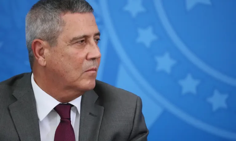 Moraes autoriza Braga Netto a fazer cursos EAD na prisão