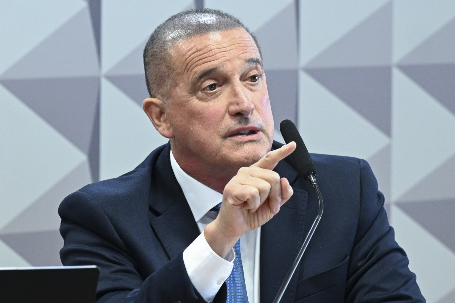 Ele reforçou ainda seu compromisso com a verdade e com a punição de eventuais responsáveis por fraudes.