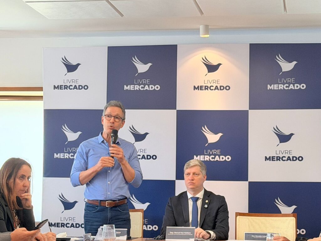 Zema defende tratar facções como terroristas