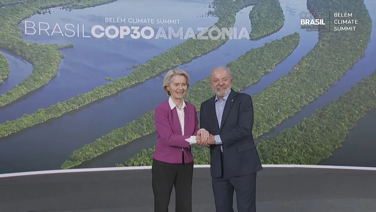 A presidente da Comissão Europeia, Ursula von der Leyen, e Lula em Belém (PA) Foto: Reprodução/YouTube CNN Brasil