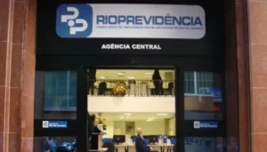 O Ministério Público do Rio de Janeiro enviou um ofício ao governo estadual recomendando a adoção de medidas urgentes para proteger o patrimônio previdenciário do Rioprevidência após a liquidação do Banco Master pelo Banco Central.