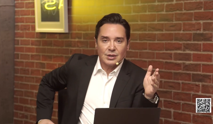 Moraes 'tortura' Bolsonaro psicologicamente
