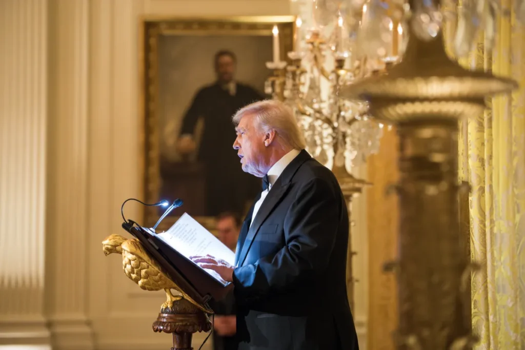 Trump: ofensivas terrestres na Venezuela devem começar 'muito em breve'
