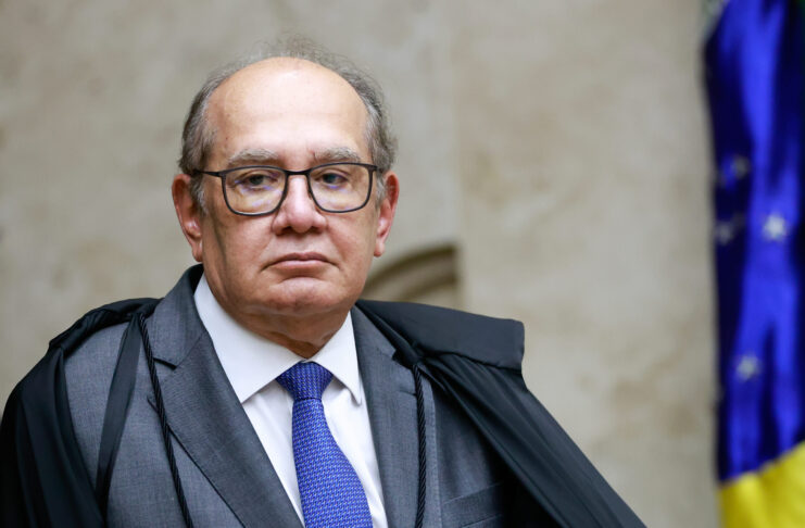 Gilmar Mendes criticou Romeu Zema no STF e citou a Bíblia ao responder ataques de governadores ao tribunal.