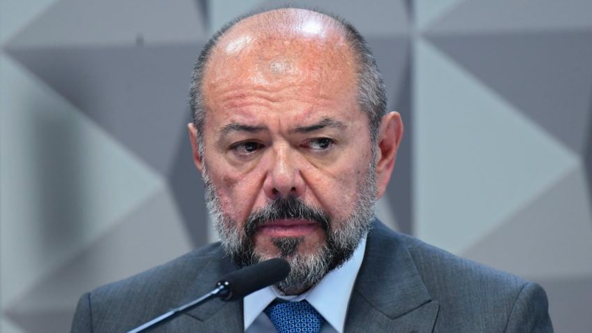 O ex-ministro do Trabalho e Previdência do governo Jair Bolsonaro (PL), José Carlos Oliveira, também conhecido como Ahmed Mohamad, foi alvo de medidas cautelares na nova fase da Operação Sem Desconto, deflagrada nesta quinta-feira (13) pela Polícia Federal.