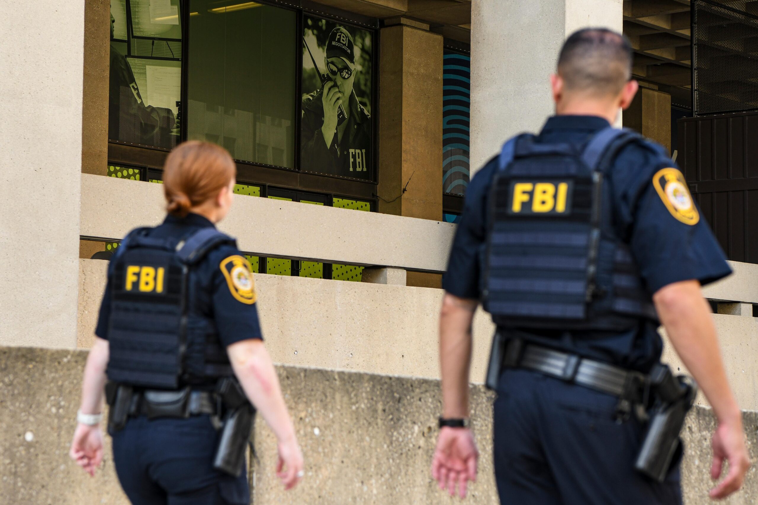 Policiais do FBI Foto: Reprodução