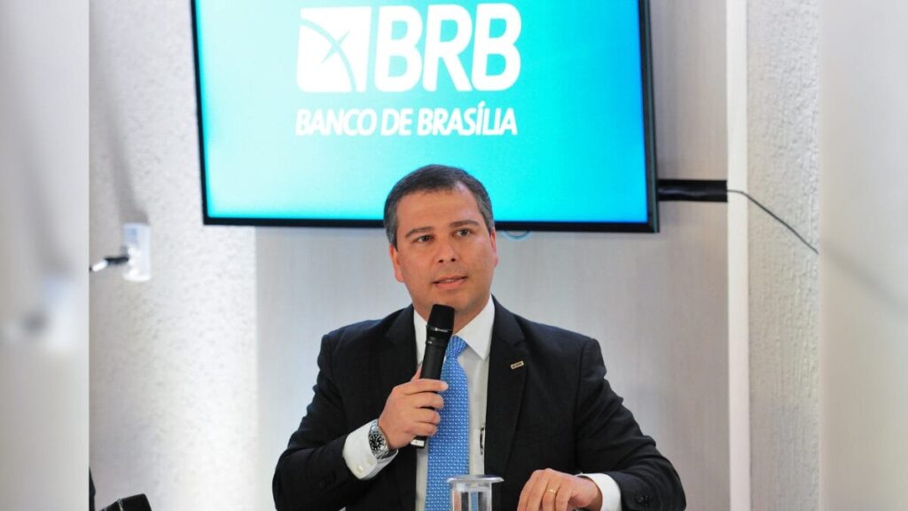 Operação Compliance Zero afasta dirigentes do BRB e prende dono do Master por fraude em títulos. PF apura gestão fraudulenta e organização