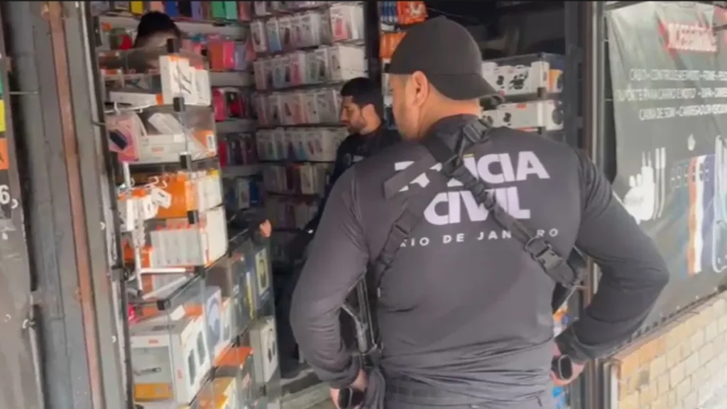 Polícia do Rio realiza "maior operação da história" contra roubo de celulares