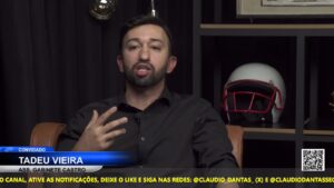 Segundo ele, parte das interpretações equivocadas decorre da polarização nacional e da falta de compreensão sobre o contexto jurídico das operações policiais no Rio de Janeiro. Foto: Republicação/ Youtube Claudio Dantas