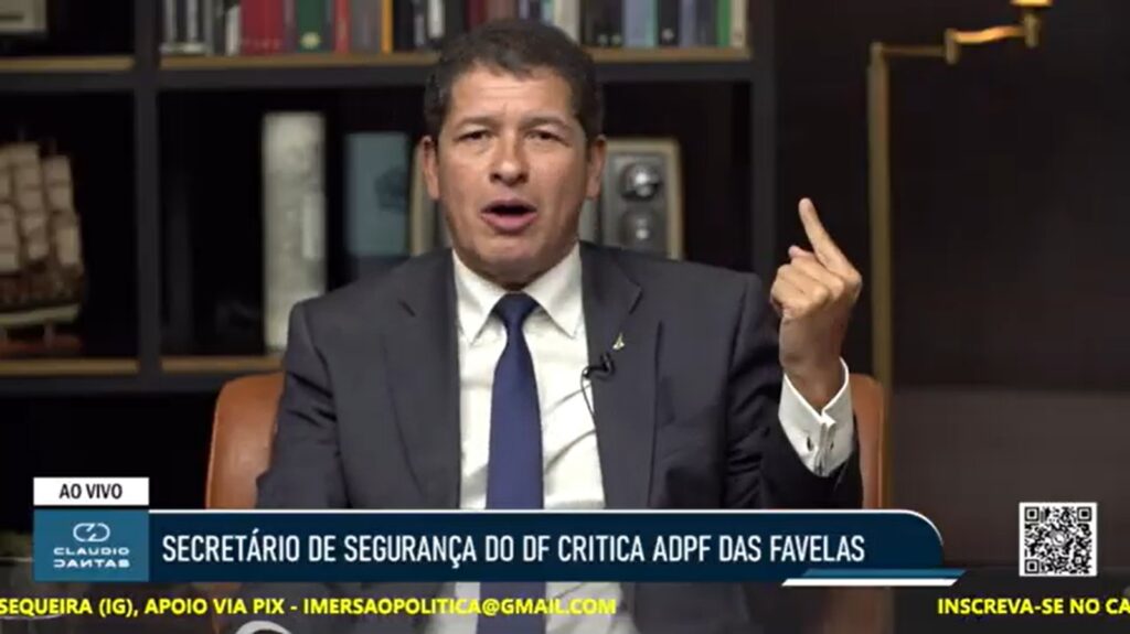 Segundo Avelar, o longo período sem operações nas comunidades permitiu que o tráfico se estruturasse com mais poder bélico e territorial.