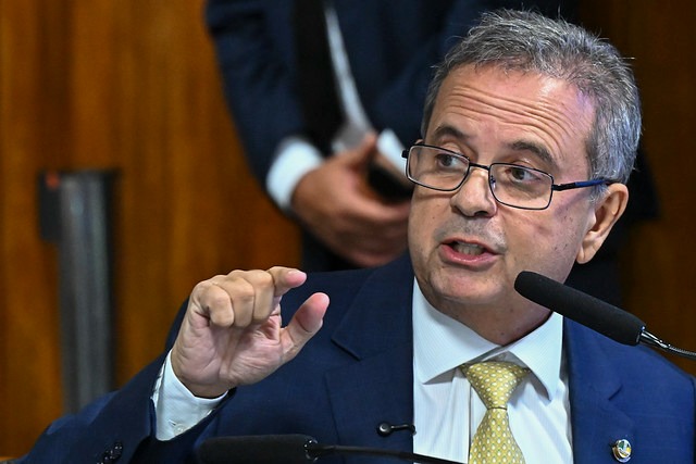 PEC de Rogério Marinho sobre liberdade de imprensa passa na CCJ