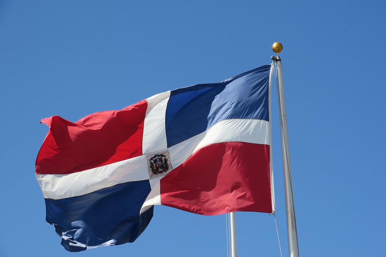 Em comunicado oficial, o Ministério das Relações Exteriores dominicano afirmou que a decisão foi tomada “após uma análise cuidadosa da situação regional”