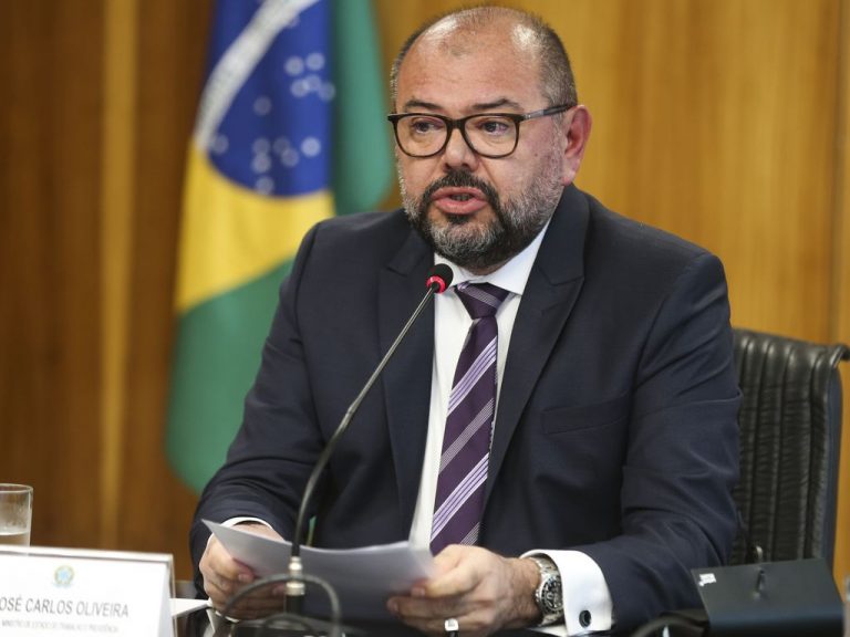 ex-ministro José Carlos Oliveira