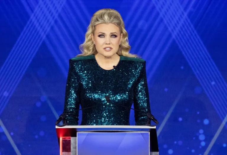 Erika Kirk recebe prêmio “Legado Charlie Kirk”