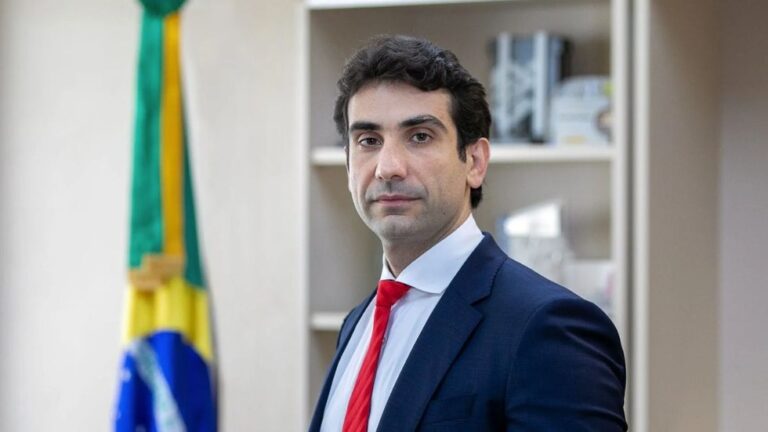 BC mantém silêncio sobre contatos entre Galípolo e Moraes