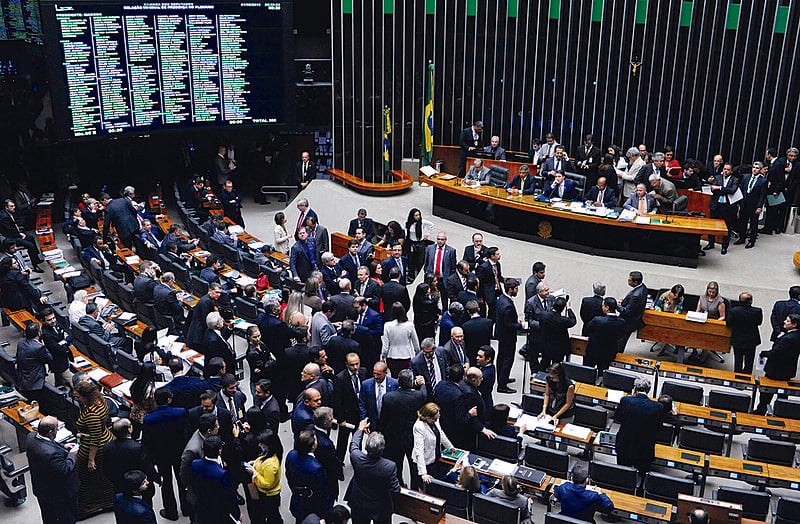 O Senado aprovou nesta terça (25), por 57 votos e duas abstenções, o projeto que cria regras diferenciadas de aposentadoria para agentes comunitários de saúde e agentes de combate a endemias.