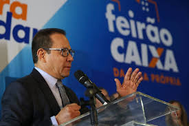 Ibaneis indica Nelson de Souza para a presidência do BRB após afastamento de Paulo Henrique Costa. Ex-chefe da Caixa tem histórico no setor público.