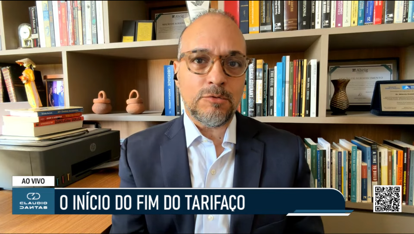 Márcio Coimbra - ALive - Casa Branca usou Bolsonaro para justificar laboratório tarifário