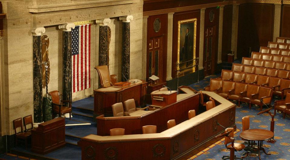 A proposta chega ao plenário após uma reviravolta do presidente Donald Trump (Republicano)
