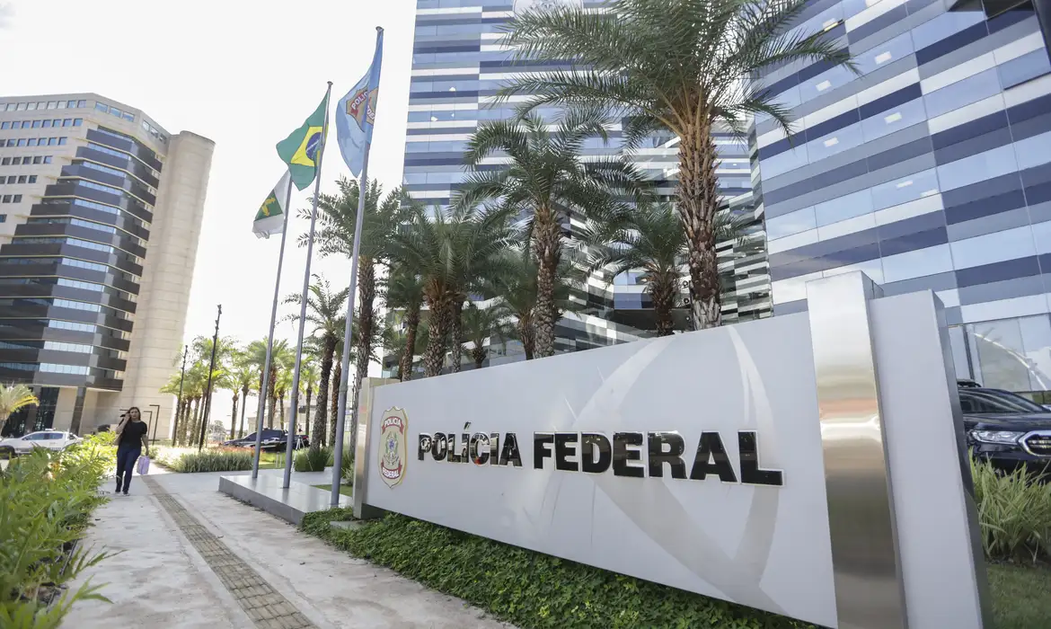 O delegado Lysandro Tenório, que atuava no gabinete do então ministro Luiz Roberto Barroso, ex-presidente do Supremo Tribunal Federal, foi nomeado para chefiar a Superintendência da Polícia Federal no Distrito Federal. foto: Agência Brasil