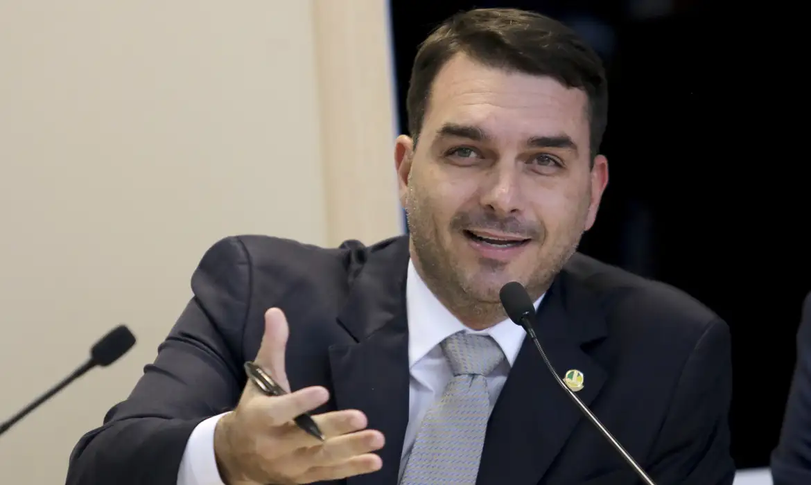 Crise de saúde de Bolsonaro se agrava e filhos vão as redes foto: Agência Brasil