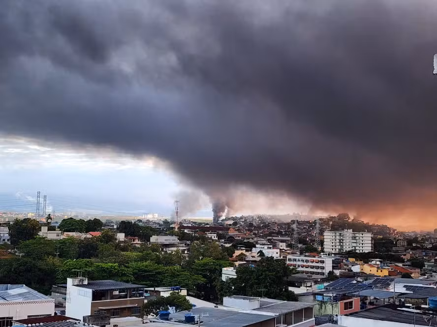 Tiroteio durante operação no Rio interdita Avenida Brasil