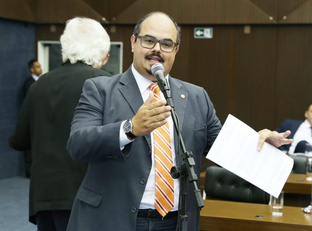 Simões também descartou qualquer possibilidade de um candidato apoiado pelo presidente Lula (PT) chegar ao segundo turno nas eleições estaduais de Minas Gerais