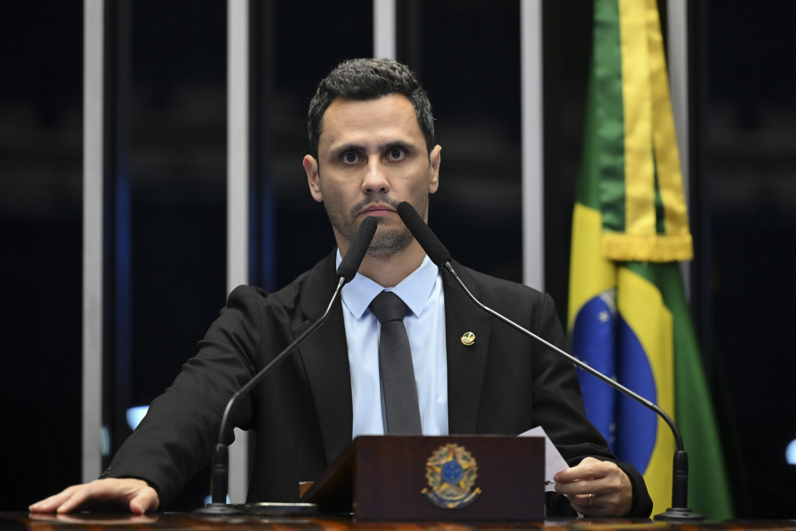 Cleitinho espera obter as sete restantes até o final do dia para protocolar oficialmente a proposta até quinta-feira (4)