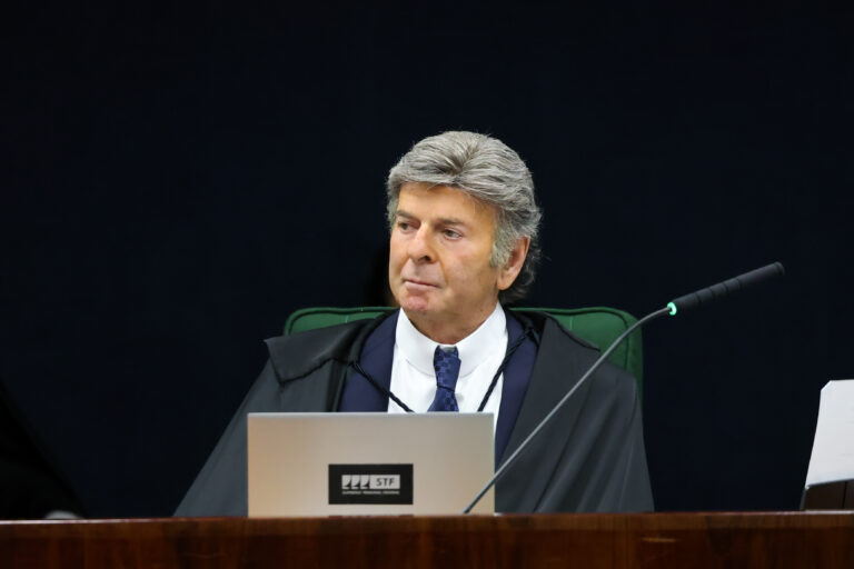 Fux diz que STF não pode se recusar a julgar casos