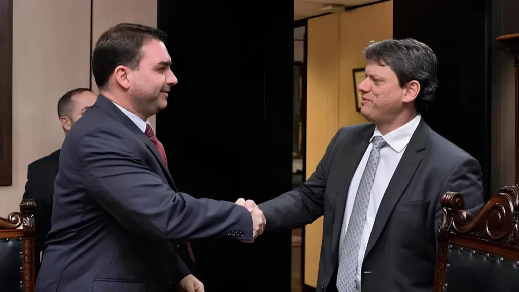 Flávio Bolsonaro - Tarcísio de Freitas