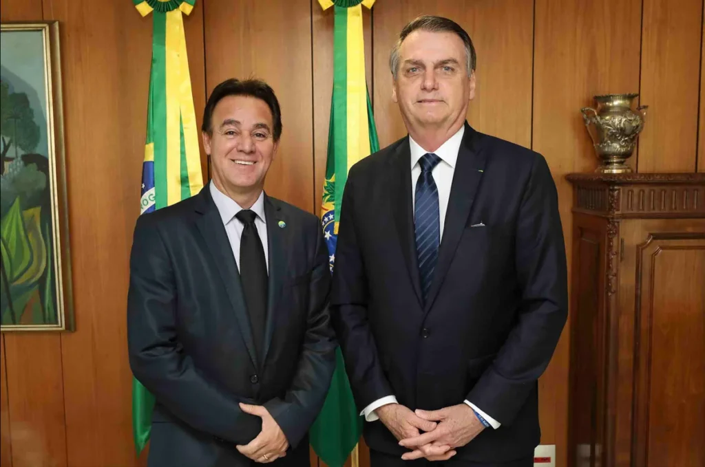 Adilson Barroso (PL-SP) assume mandato na Câmara após renúncia de Carla Zambelli determinada pelo STF