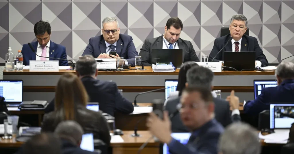 PT impede convocação de Lulinha na CPMI do INSS; oposição aponta indícios de ligação do filho de Lula ao esquema bilionário contra aposentados