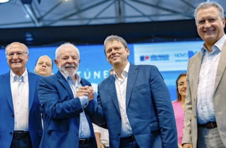 Levantamento Genial/Quaest indica queda da vantagem de Lula sobre Tarcísio no 2º turno, de 10 para 5 pontos
