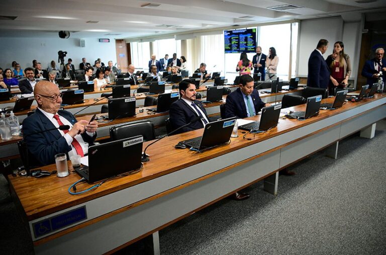 Senado aprova regras de transparência para emendas Pix