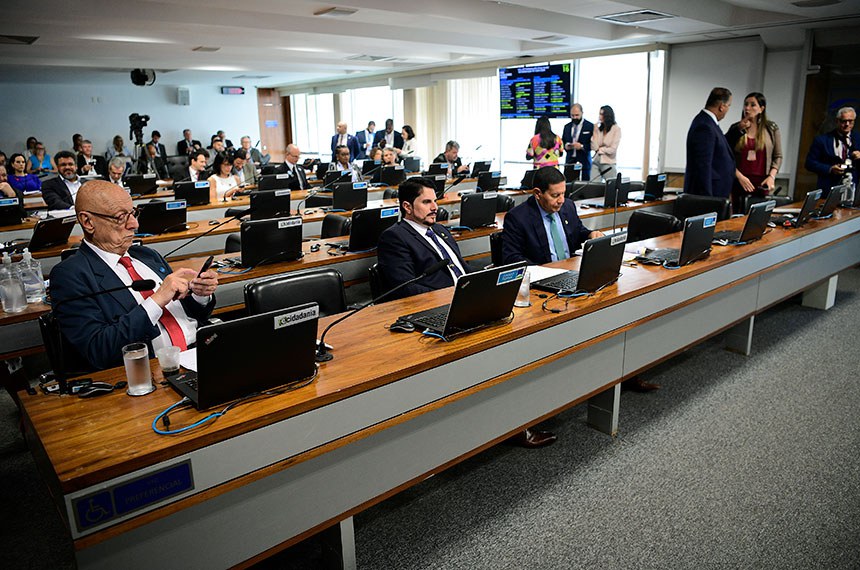 CCJ do Senado aprova regras rígidas para emendas Pix, com plano obrigatório, contas exclusivas e prestação anual de contas