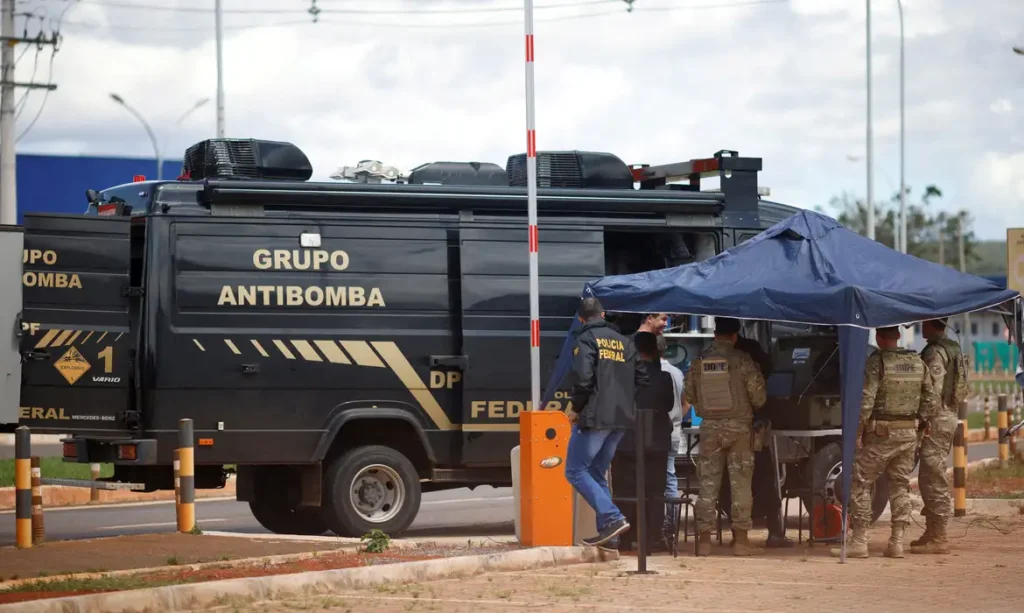 O ministro Alexandre de Moraes manteve a prisão preventiva de George Washington de Oliveira Sousa, condenado por tentar explodir uma bomba nas proximidades do Aeroporto Internacional de Brasília